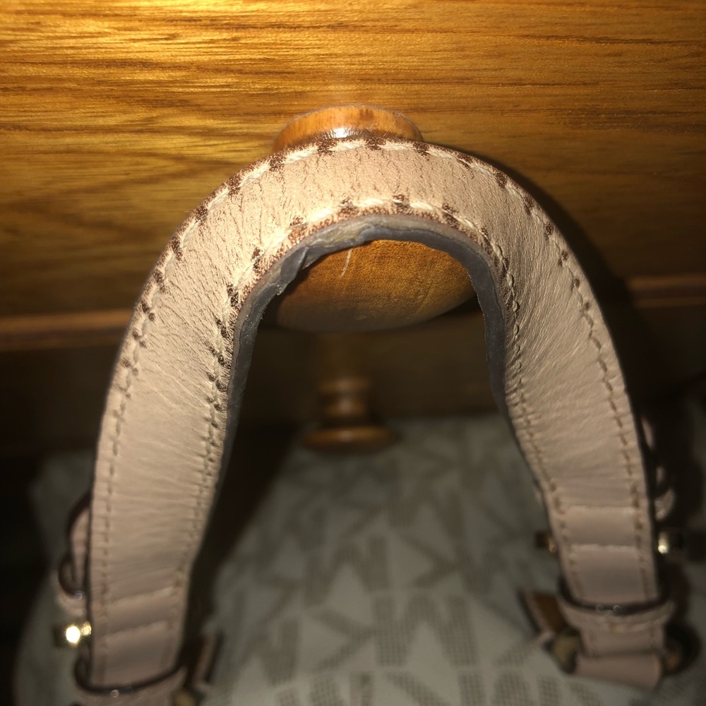 Michael Kors purse - Picture 7 of 7